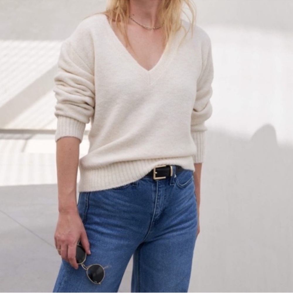 AYR Off-White V-Neck Knit Sweater